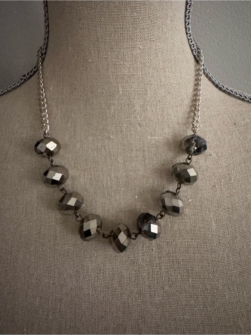 Kenneth Cole Gunmetal Faceted Bead Silver Necklace! Sparkly & Adjustable!
